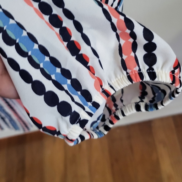 Beautiful blouse - Picture 6 of 10